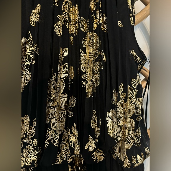 MSK
Metallic-Print Pleated Blouson Gown size 6 brand new - Picture 8 of 12